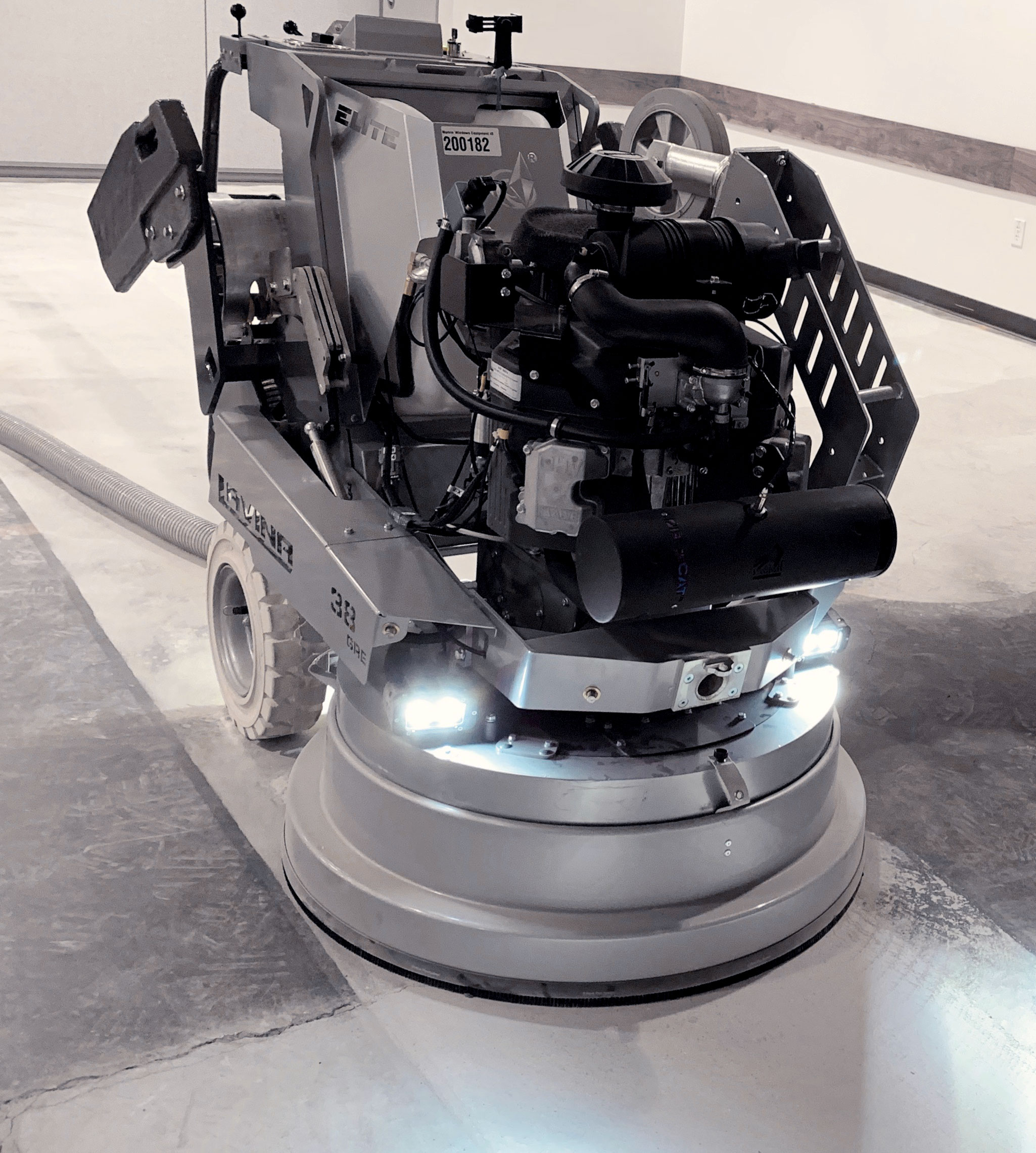 L38GRE propane remote controlled grinder
