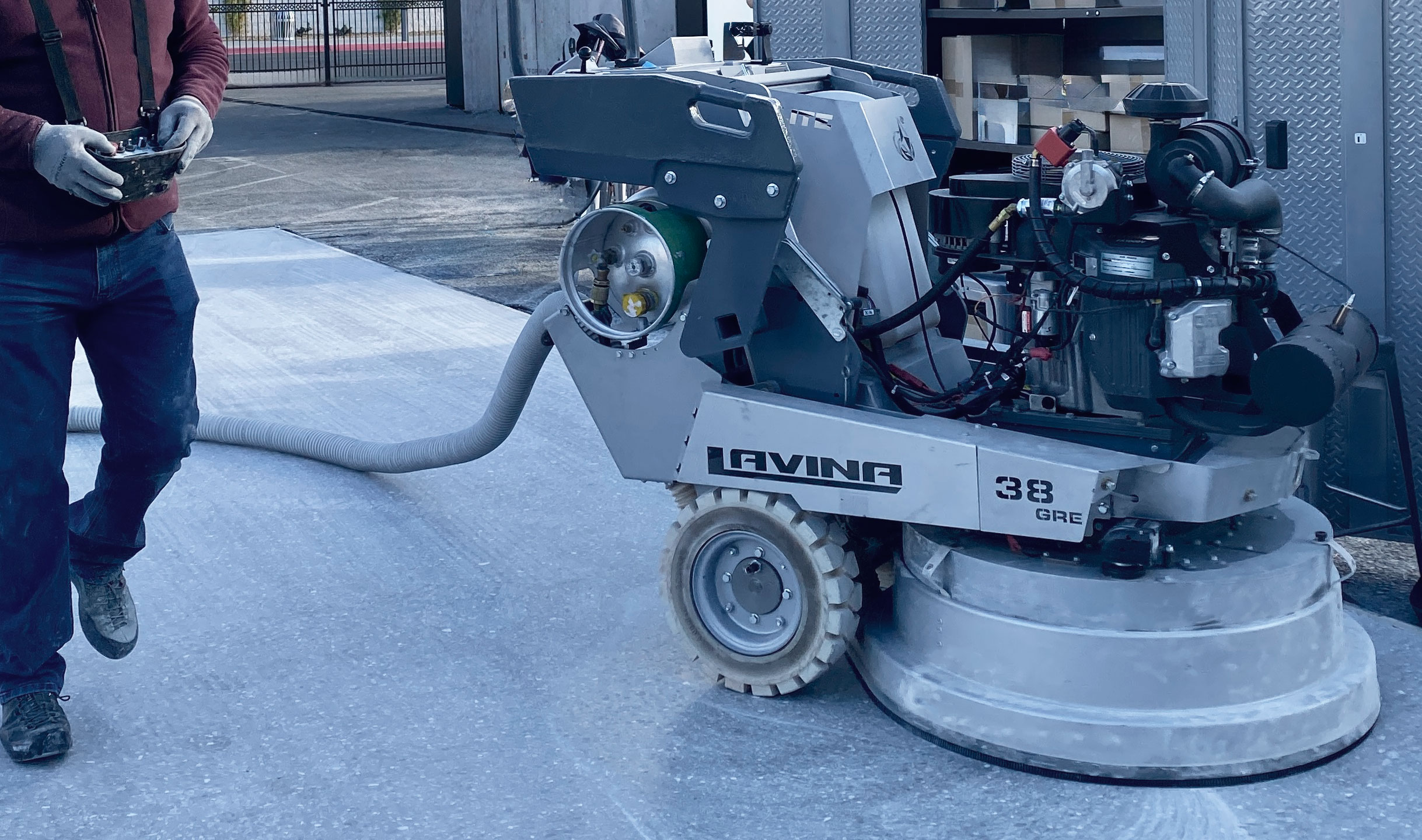 L38GRE propane remote controlled grinder